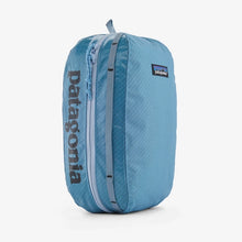 Load image into Gallery viewer, Patagonia Black Hole Cube Medium 6L