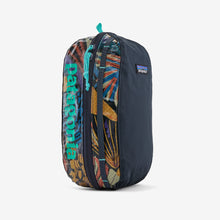 Load image into Gallery viewer, Patagonia Black Hole Cube Medium 6L
